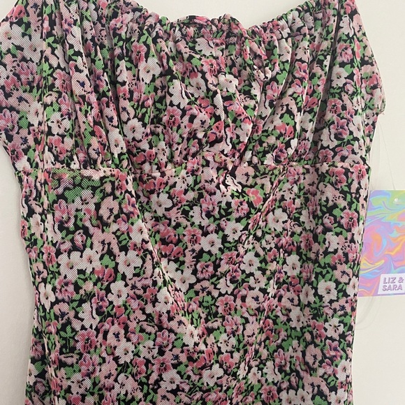 Liz & Sara | Floral Mesh Dress - Picture 2 of 5